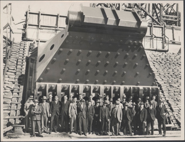Construcción del muro de carga del puerto de Sidney. 1927