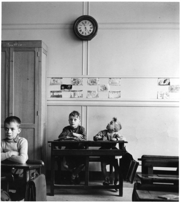 Le cadran scolaire. 1956. Robert Doisneau