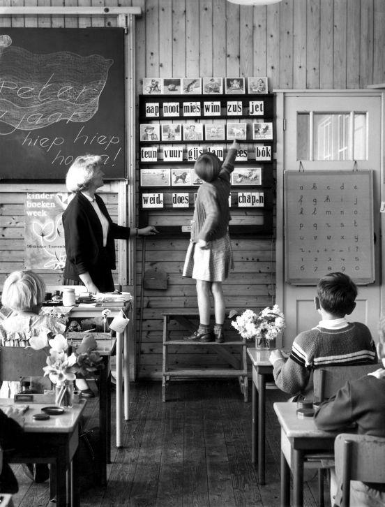 Aula de escuela primaria. 1968. https://flic.kr/p/6Y58xC